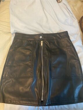 Love Tree Black Faux Leather Zip-Front Mini Skirt